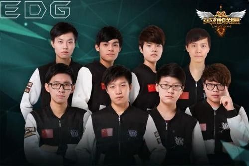 中场首次向 中场首次向